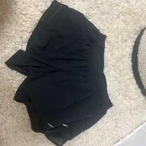 Lululemon hotty hot 2.5 inch short